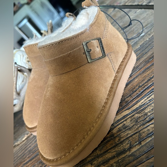 NEW Bearpaw girls boots - Picture 3 of 3